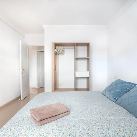 Apartamento En Barrio Tipico: Experiencia Local. Apartament Costa Adeje (Tenerife)