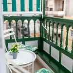 Apartamento En Barrio Tipico: Experiencia Local.