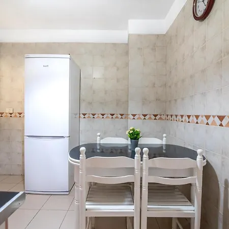 Apartamento En Barrio Tipico: Experiencia Local. アデヘ