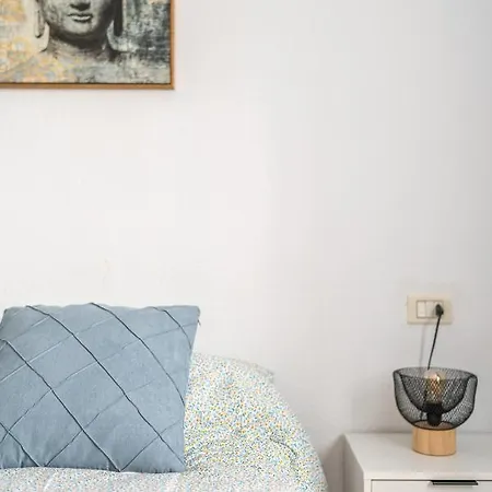 Apartamento En Barrio Tipico: Experiencia Local. アデヘ